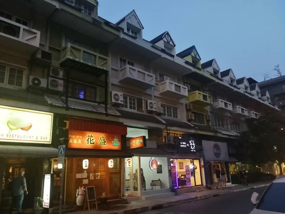 曼谷 米库旅舍酒店 外观 照片