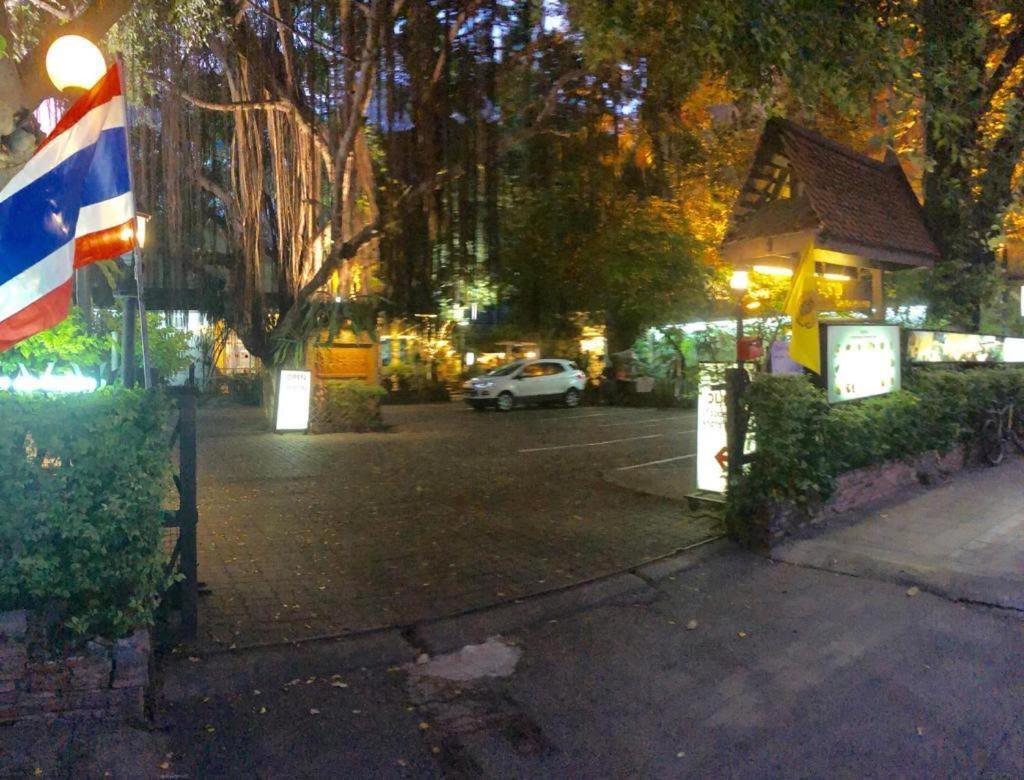 曼谷 米库旅舍酒店 外观 照片